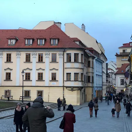 Pleasant Under The Castle Apartment Pressburg