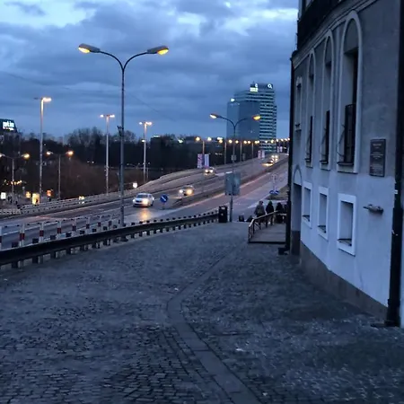 Pleasant Under The Castle ブラチスラヴァ